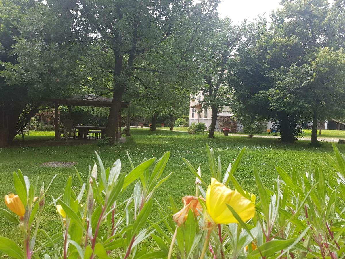 Le Case Nel Bosco Vanzago Εξωτερικό φωτογραφία